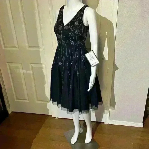 NWT Adrianna Papell Womens Sleeveless Tea Length Floral Sequin Cocktail Dress 4P - Picture 9 of 16